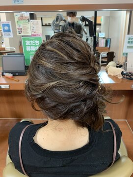 アローズ 新さっぽろサンピアザ店(HELLO'S) ふんわりアップスタイル