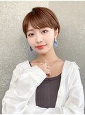 ショート×顔周り×前髪×シルキーベージュ×グレージュカラー