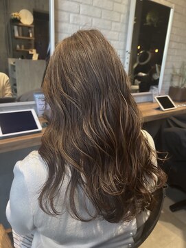 ユミリーバイルコル(umily by RuCOR.) 切りっぱなしボブ/エアリーロング/美髪/ピンクブラウン