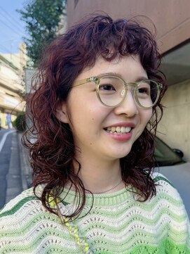 ナループロアオハナ(Nalu pu loa ohana) ウルフパーマ/オン眉/前髪パーマ/パーマ/チェリーレッド