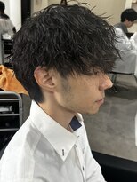 ヒュイル バイ ニアウ(Hwyl by Niau) メンズマッシュパーマウルフパーマスパイラルパーマ刈り上げ