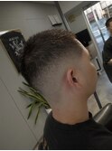 ミドルスキンフェードショートクロップ