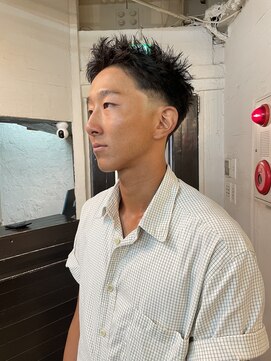 ビーバイエイトジェンツ(Bee by EIGHT GENTS) MEN’S HAIR/ブルーブラック/フェザーパーマ/心斎橋