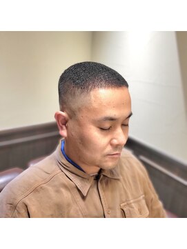 バレス 田町(BALES) [スキンフェード/ツイストスパイラル/田町]