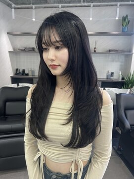 トーン(tone) レイヤーカット×大人暗髪ダークトーンカラー