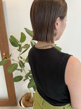 サクラ オモテサンドウ(SAKURA)の写真/《切りっぱなしボブでより魅力的な自分に》小顔補正カットであなたの魅力を最大限に。[表参道］
