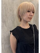 アンバー(AMBER)&nbsp;ブロンドボブ