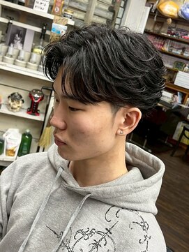 マーリィズバーバー 本店(MARLEY'S BAR BER) センターパート