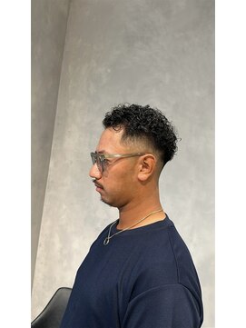 アース 春日部店(HAIR&MAKE EARTH) メンズコイルパーマ×フェード