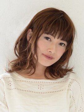 アース コアフュール ボーテ 成田店(EARTH coiffure beaute) ふわっと軽い切りっぱなしミディアム