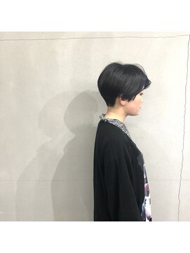 エヌ(N) N/92co. 襟足刈り上げショート×インナーカラー ネイビー