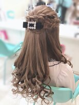 ヘアメイク シンティア(Hair make Cintia.) 編み込みハーフアップ