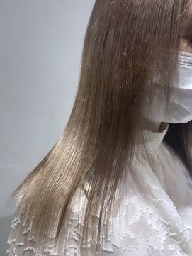 アルム(alm.) ホワイトベージュ