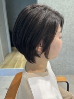 リッカ(RICCA)&nbsp;【beforeあり】耳にかけやすい前下がりショートボブ