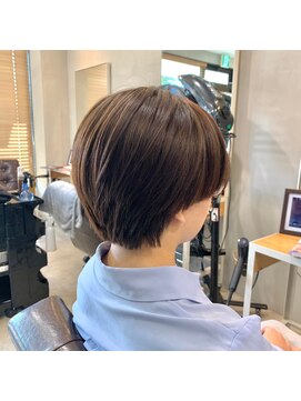 リレーション(Relation) 丸み大人可愛いコンパクトショート×シルキーベージュカラー