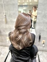 アクション 心斎橋店(ACTION)&nbsp;20代30代レイヤーカット　アッシュベージュ　くすみベージュ