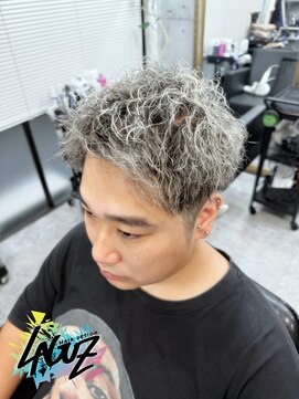 ラグズ 茅ヶ崎(LAGUZ) グレーハイライト×スパイラルショート