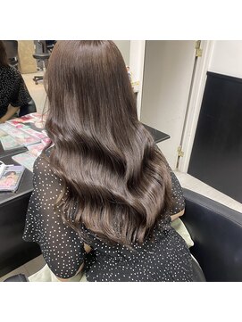 ミルクティーベージュ　レイヤーカット　韓国風巻き　