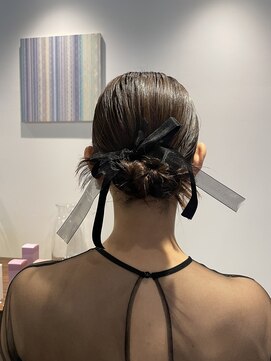 タイトねじねじシニヨン