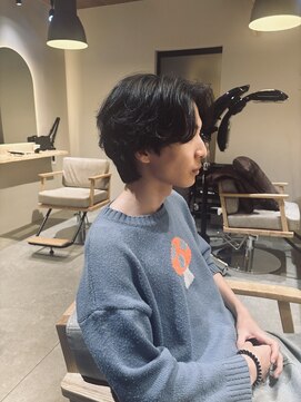 カミュー 高岳(CAMUE) 韓国風シャドーパーマ × ナチュラルセンターパート