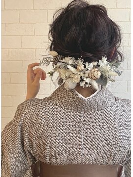 ヘアメイクサロン シャルメ(Hair Make Salon CHARMER) ドライフラワーが可愛いシニヨンスタイル