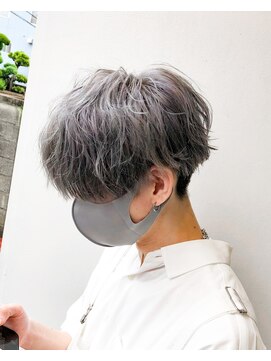 ザ ライト バイ アストレア(The Light by Astraea) ハイトーンシルバー×マッシュショート