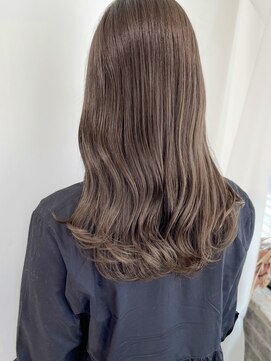 プラグ バイ ネオリーブ(plug by neolive) マロンベージュ☆似合わせカット/デザインカラー/くびれヘア