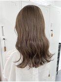 柔らかいベージュ