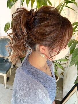 リアンバイアリュール(Lian by Allure) 【Lian by Allure】小田桐 潤 ポニーテールアレンジ