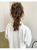 ニド(2do)&nbsp;結婚式お呼ばれローポニーアレンジ