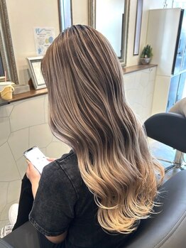ブライトヘアー(BRIGHT hair)の写真/【HPB AWARD 2025 BEST SALON部門 注目サロン選出】一人一人に似合ったトレンド感あるカラーの提案★