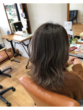 リルヘアー(Lil.hair) ミディアムレイヤー