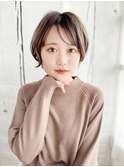 透け感カラーで魅せるふんわりカールのアレンジショート