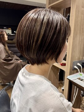 ハピネス クローバー 八木店(Happiness CLOVER) 白髪ぼかしハイライトミセスショート