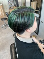 アルメリア 池袋(Arumeria) グリーン×ブラックケアブリーチスパイキーショート