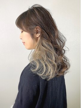 ブロンド 町田(BLONDE) ミルキーベージュ×インナーカラー