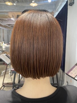 レガーレ(Legare) 首もとスッキリ!!ワンレンボブスタイル