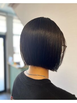 ムスビ(Musubi) 切りっぱなしボブ