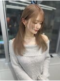 ミルクティーベージュ×韓国レイヤーカット(新宿/おくれ毛/前髪)