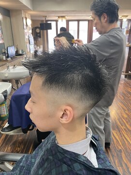 コダマ 大泉学園店(KODAMA) 膨らむ直毛をいかして◎スパイキーショートとフェードコラボ◎