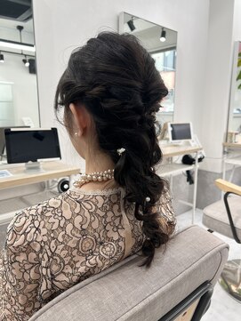 ミエル ヘア 新宿(miel hair) ふわふわ編み下ろしハーフアップ【新宿】