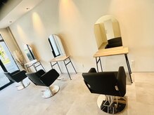 ソア(soar)の雰囲気（セット面は３席＋半個室1席ございます♪）