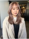 ミディアム　顔周り　ミルクティーベージュ　くびれヘア　20代