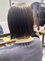 リディー(Lidee)&nbsp;あごラインの切っぱなしボブ暗めカラー