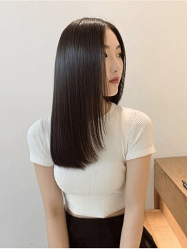 ヘア アトリエ ヴィヴァーチェ(hair atelier Vivace) シースルーマッシュウルフカットアンブレラカラー前下がりボブ