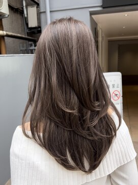 プラチナ(PLATINA) ハイレイヤーレイヤーカットブリーチ無しカラー顔周り