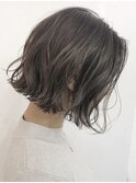 横浜西口イルミナカラーレイヤーボブウルフショートヘアベージュ