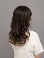 ソラヘアー(SORA hair)&nbsp;艶感ロング×柔らかウェーブで大人っぽく