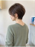 ラフに流れるハンサムショート