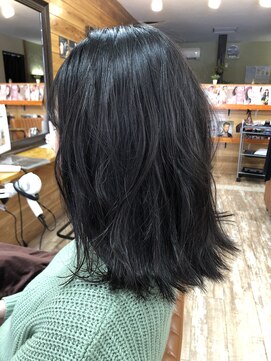 クロック バイ オハナ(Clock by Ohana) 外ハネミディアムヘアー